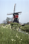 858069 Gezicht op de Buitenwegse Molen (Hollandse wipmolen, Nedereindsevaart 2) te Oud-Zuilen (gemeente Maarssen).